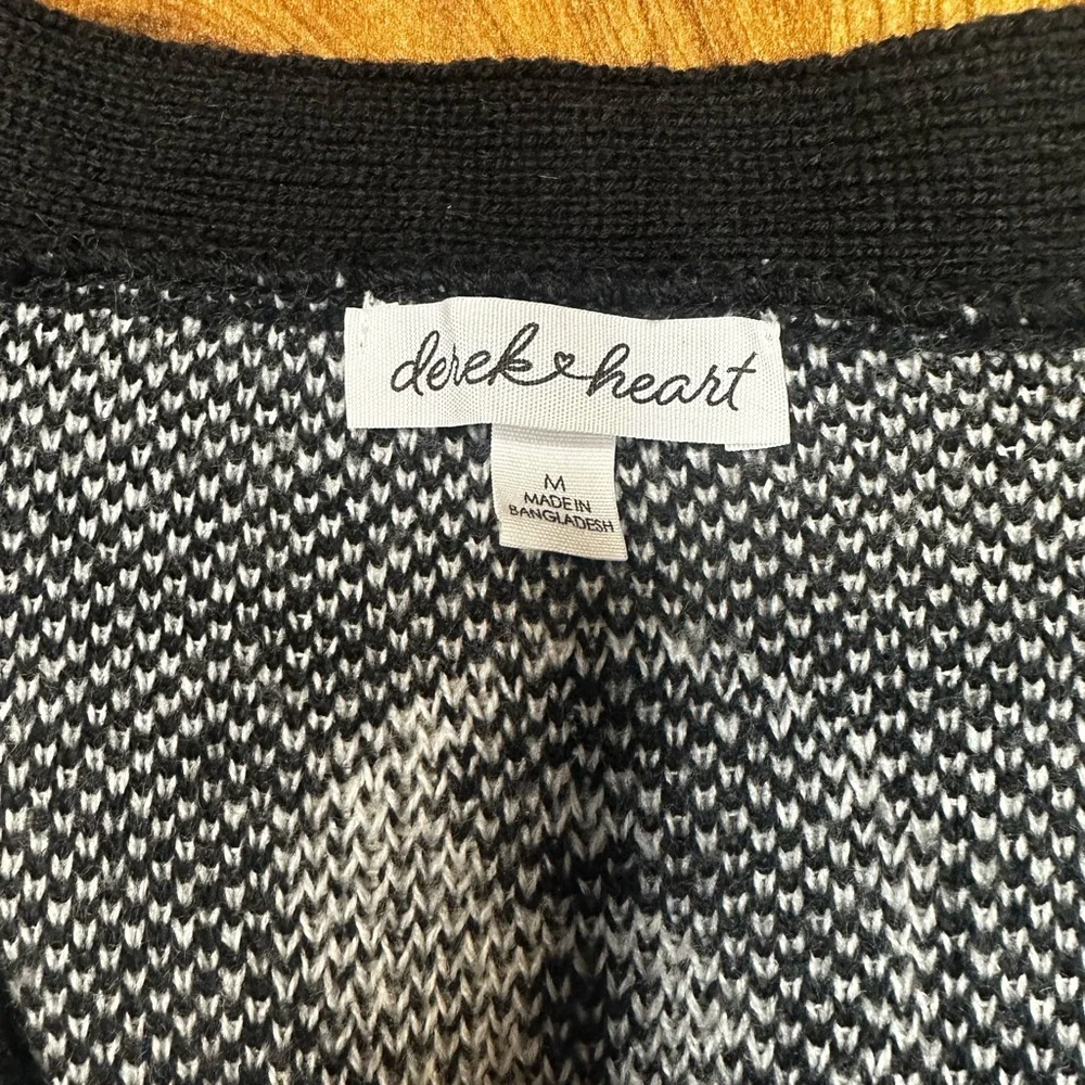 Derek Heart Yin Yang Cardigan Medium Black Cropped Y2K Grunge Knit Sweater
